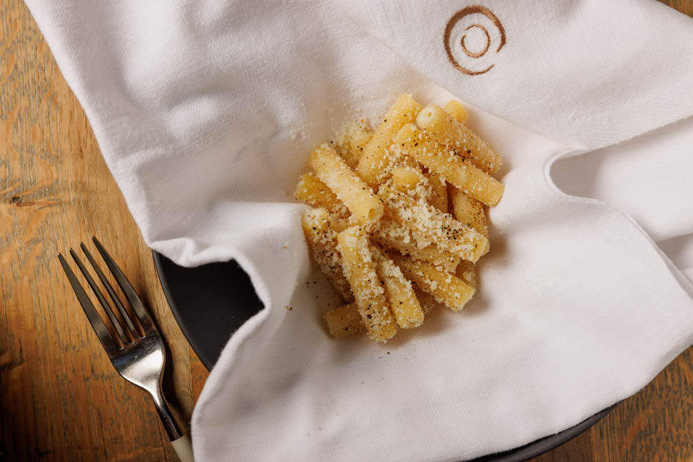 La Ciambella Cacio e pepe al tovagliolo ph Andrea Di Lorenzo