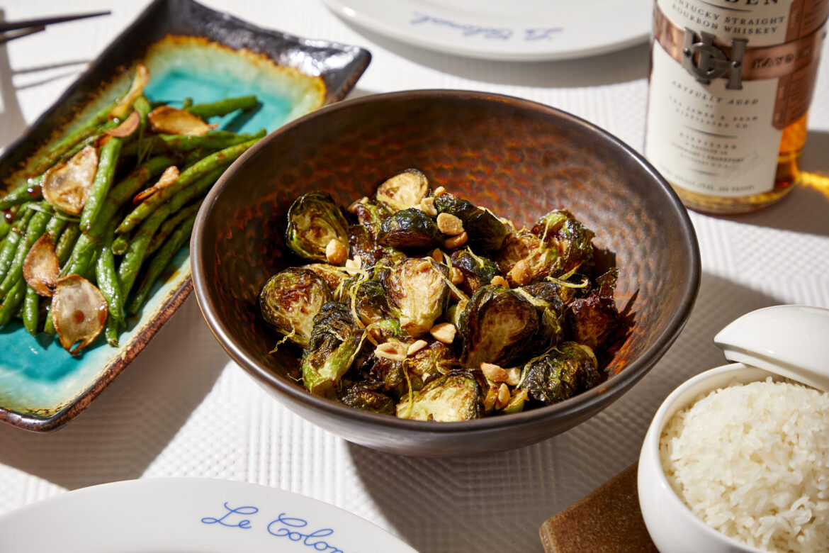 Yule log, feast of 7 fishes top Naples food news Yule log, feast of 7 fishes top Naples food news