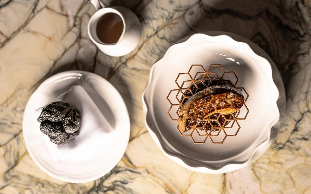 Miami Bagatelle restaurant plates. Credit miamiandbeaches dot com