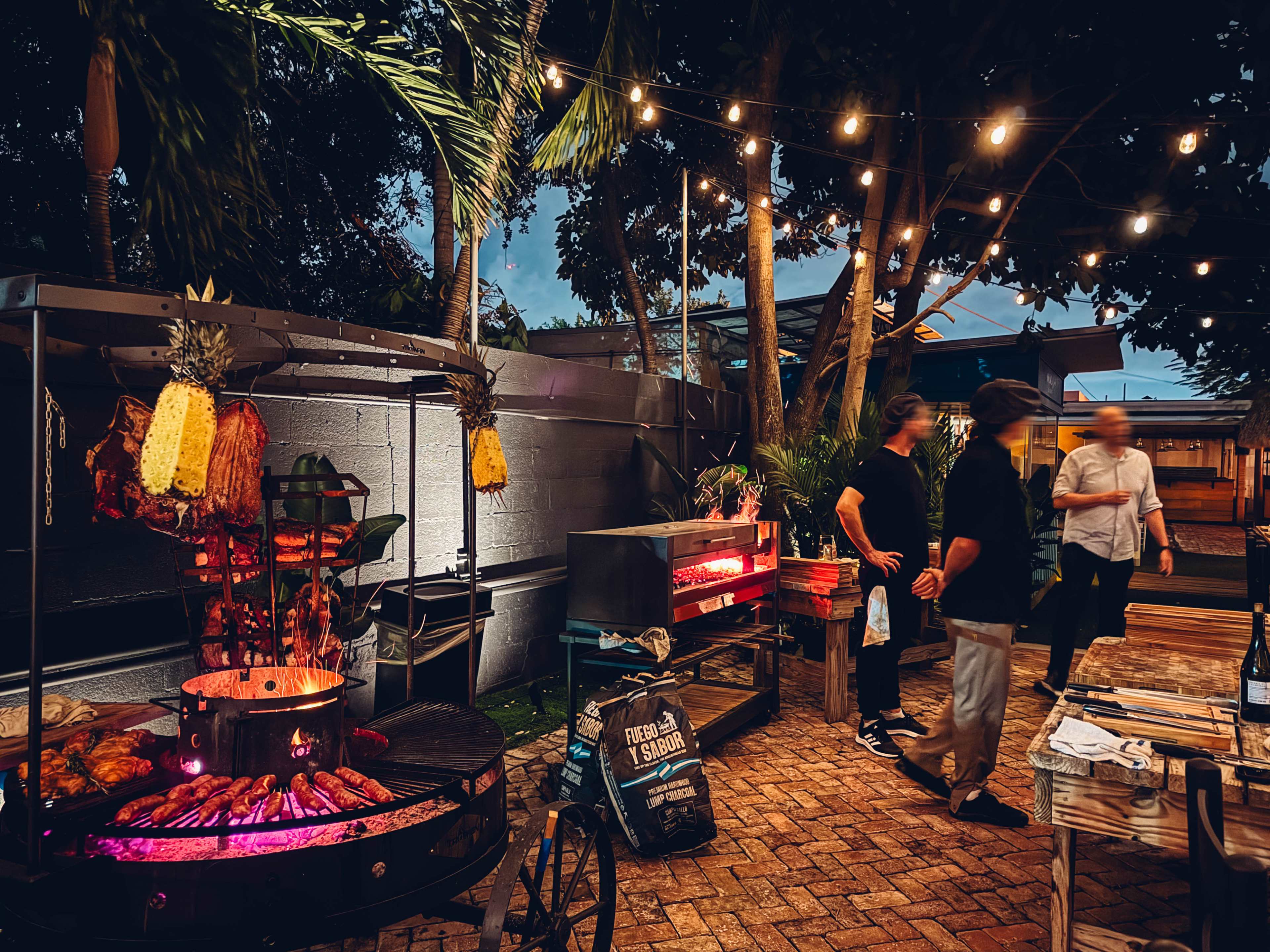 Outdoor patio with frill and gauchos
