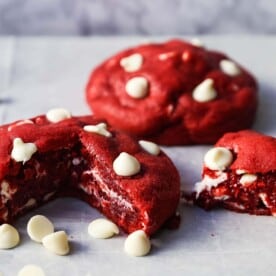 Red Velvet Cookies. Soft chewy famous Red Velvet Cookies with sweet white chocolate chips. www.modernhoney.com #redvelvet #redvelvetcookies #cookies #4thofJuly