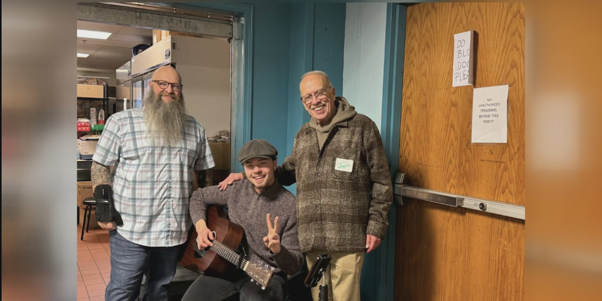 Nonprofit serves Christmas meals at Latrobe Street Mission