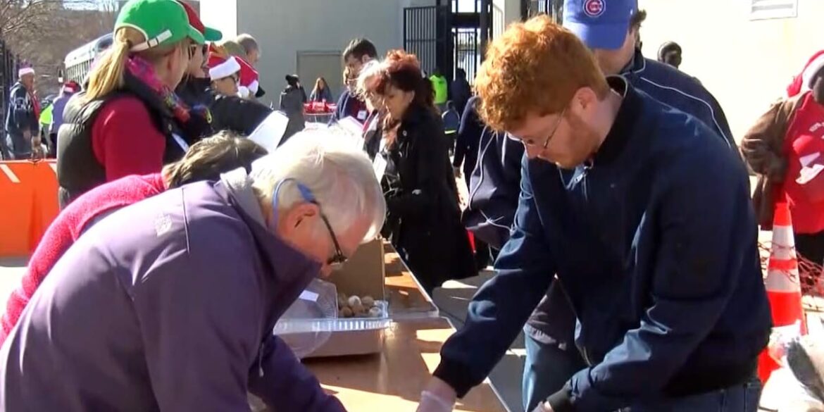 Ministry hosts Christmas event with free gifts, food in downtown Charleston