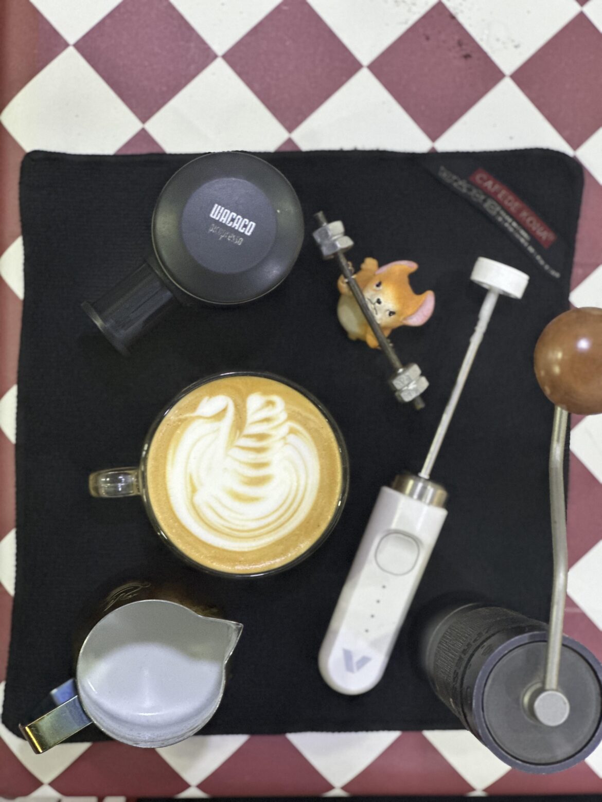 Handheld gears → Swan Latte Art. Nanofoamer + Picopresso + J-Max Combo!