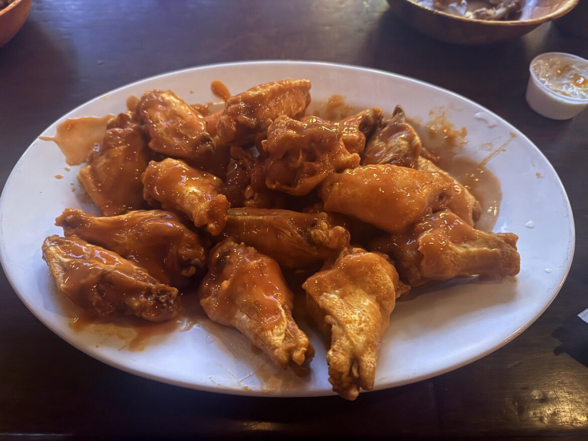 30¢ wing night / Bellevue Hotel, Cheektowaga NY