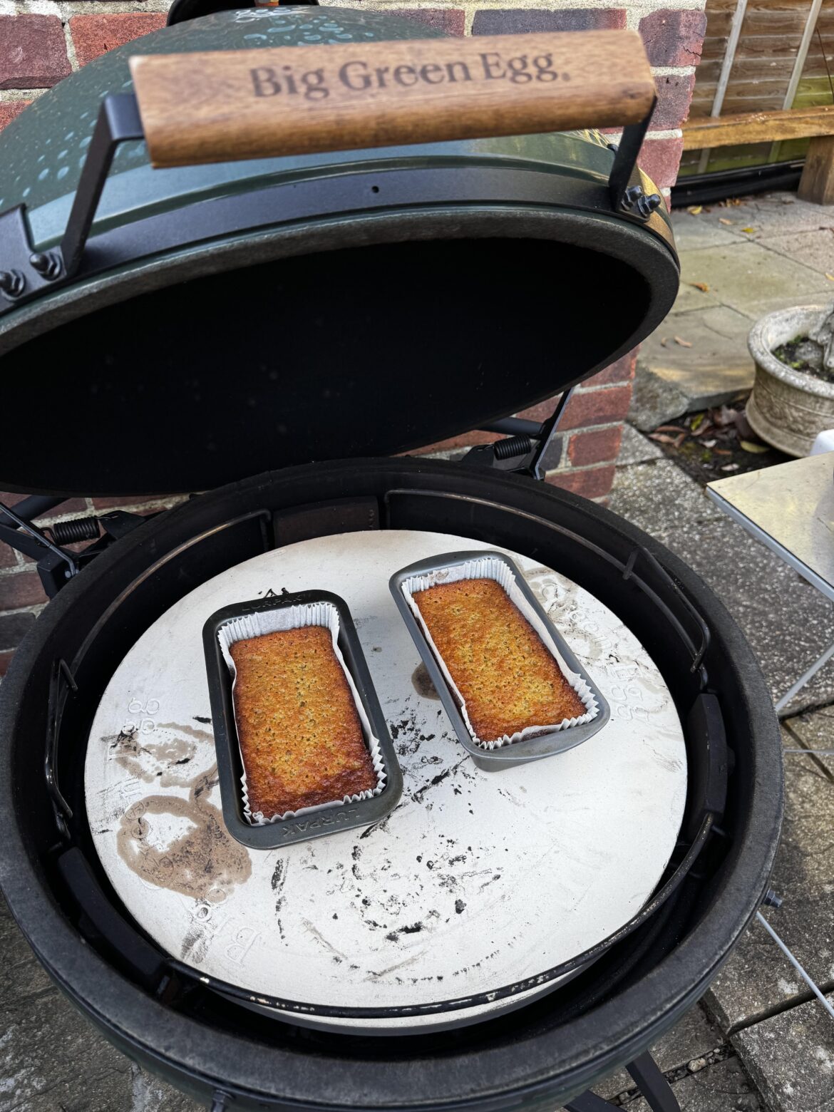 Banana loaf on the Big Green Egg