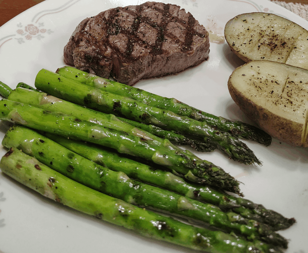 Filet and Asparagus