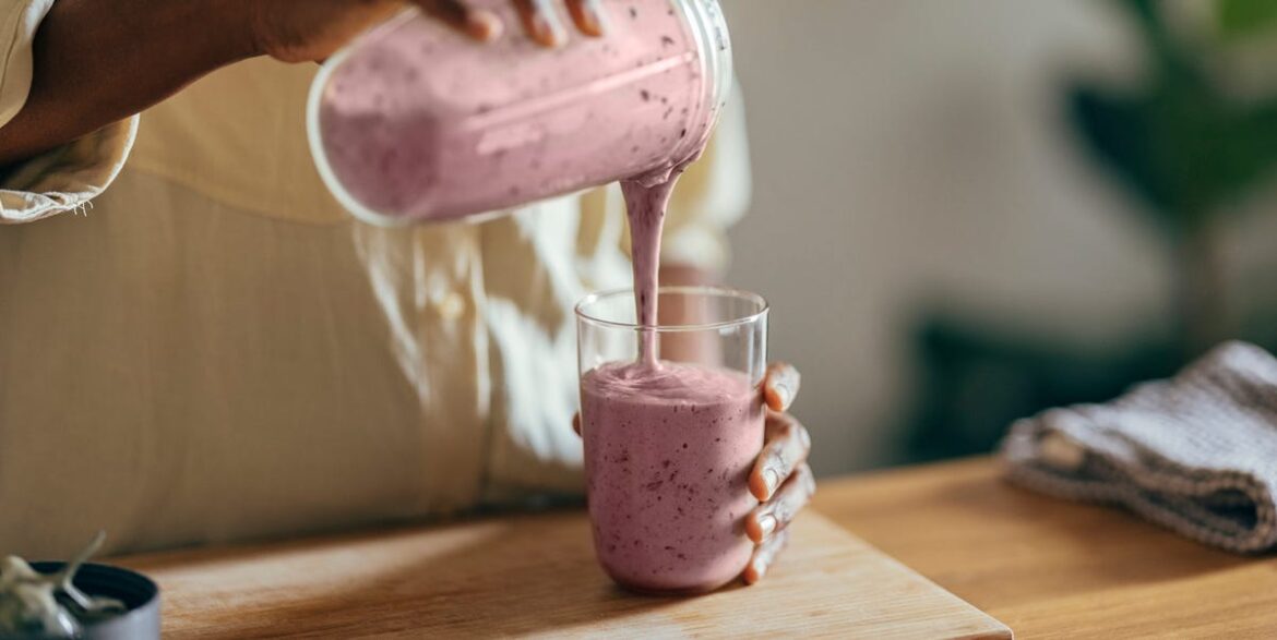 4 nutrient-packed, make-it-yourself smoothies that are better and cheaper than what you can buy in the shops 4 nutrient-packed, make-it-yourself smoothies that are better and cheaper than what you can buy in the shops