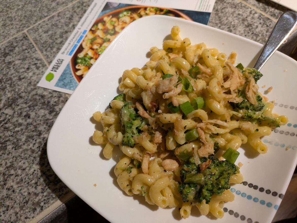 Broccoli cheddar jalapeno cavatappi