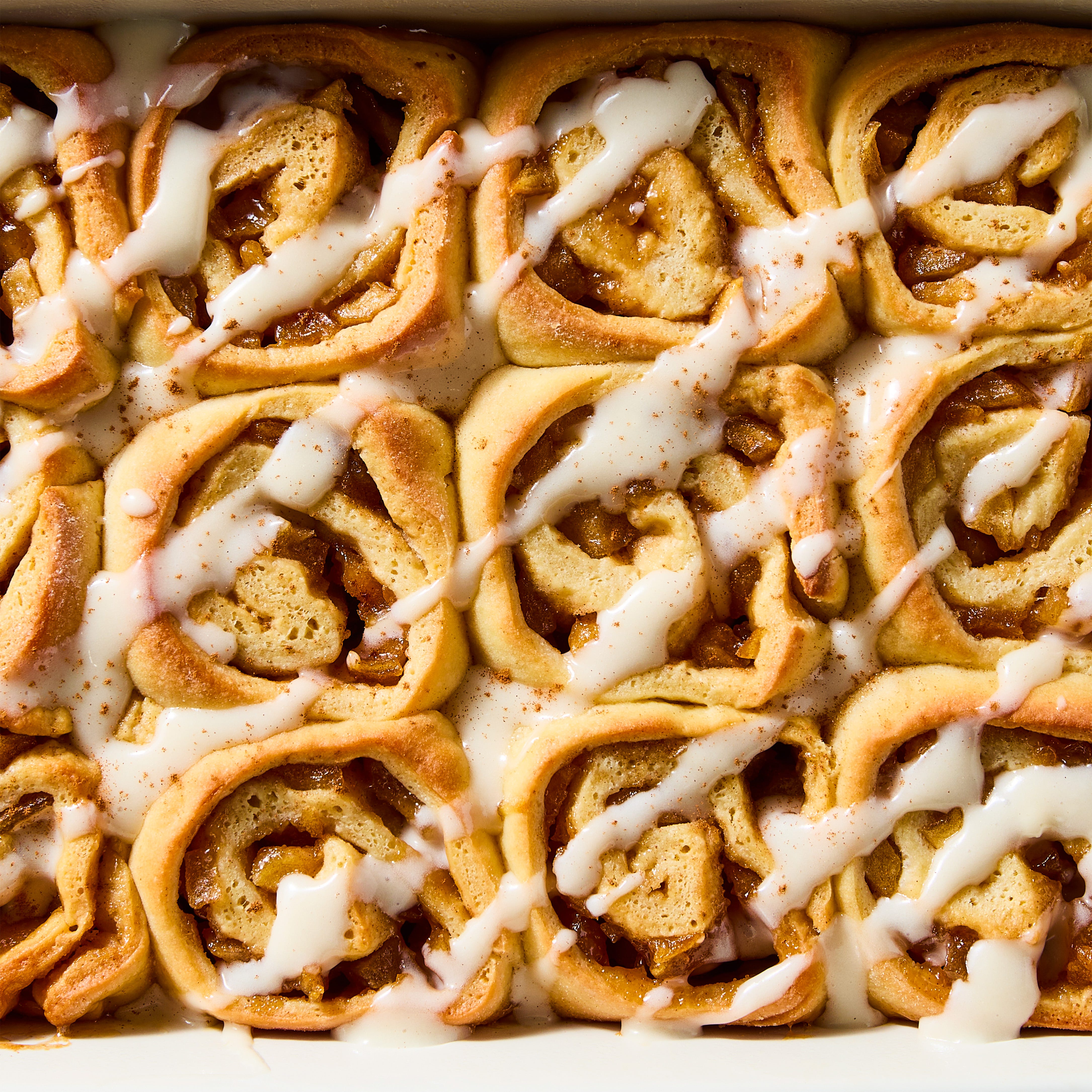 apple pie cinnamon rolls with cream cheese glaze