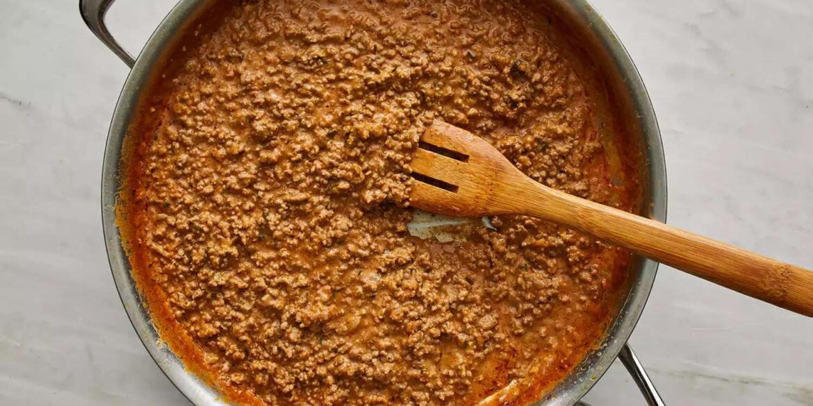 This 4-Ingredient Meat Sauce Makes Dinner Instantly Easier This 4-Ingredient Meat Sauce Makes Dinner Instantly Easier