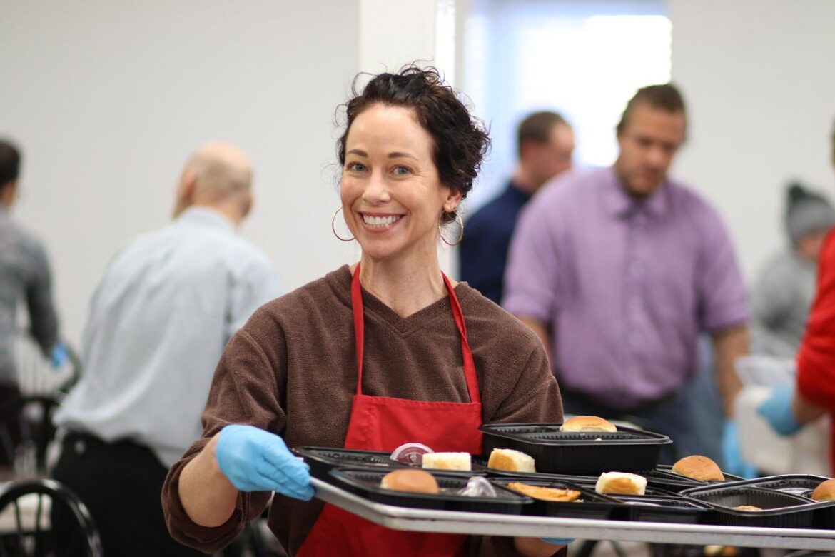 United Gospel Rescue Missions serves 2,300 Thanksgiving dinners