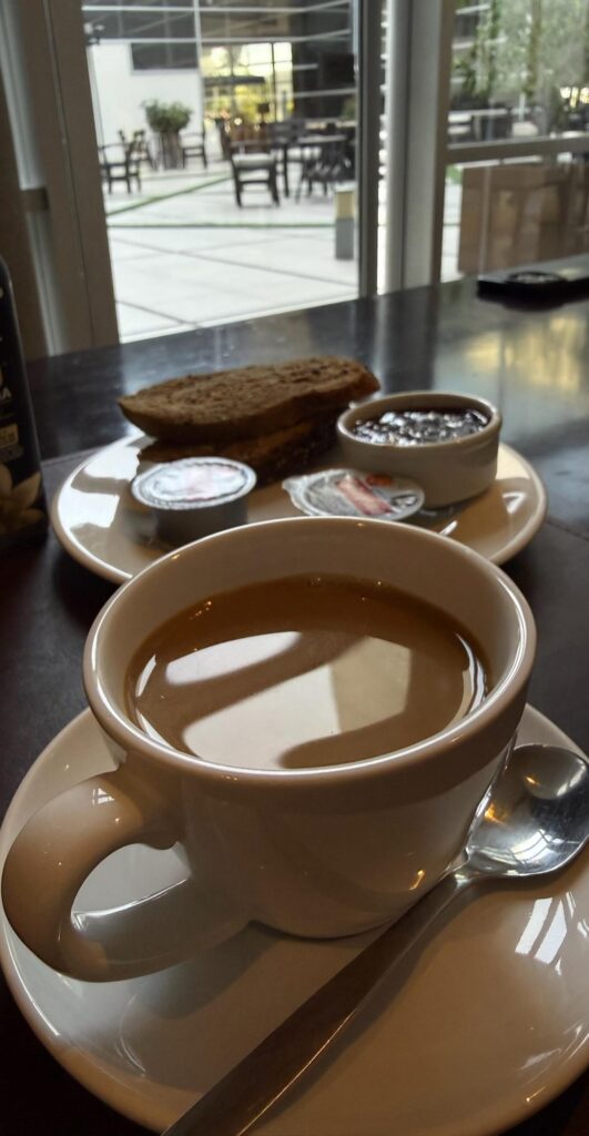 Sunny morning with coffee 💗💗