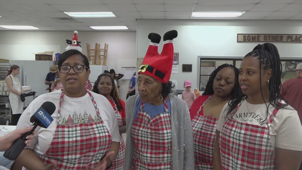 Some Other Place volunteers serve Christmas meals to Southeast Texans in need Some Other Place volunteers serve Christmas meals to Southeast Texans in need