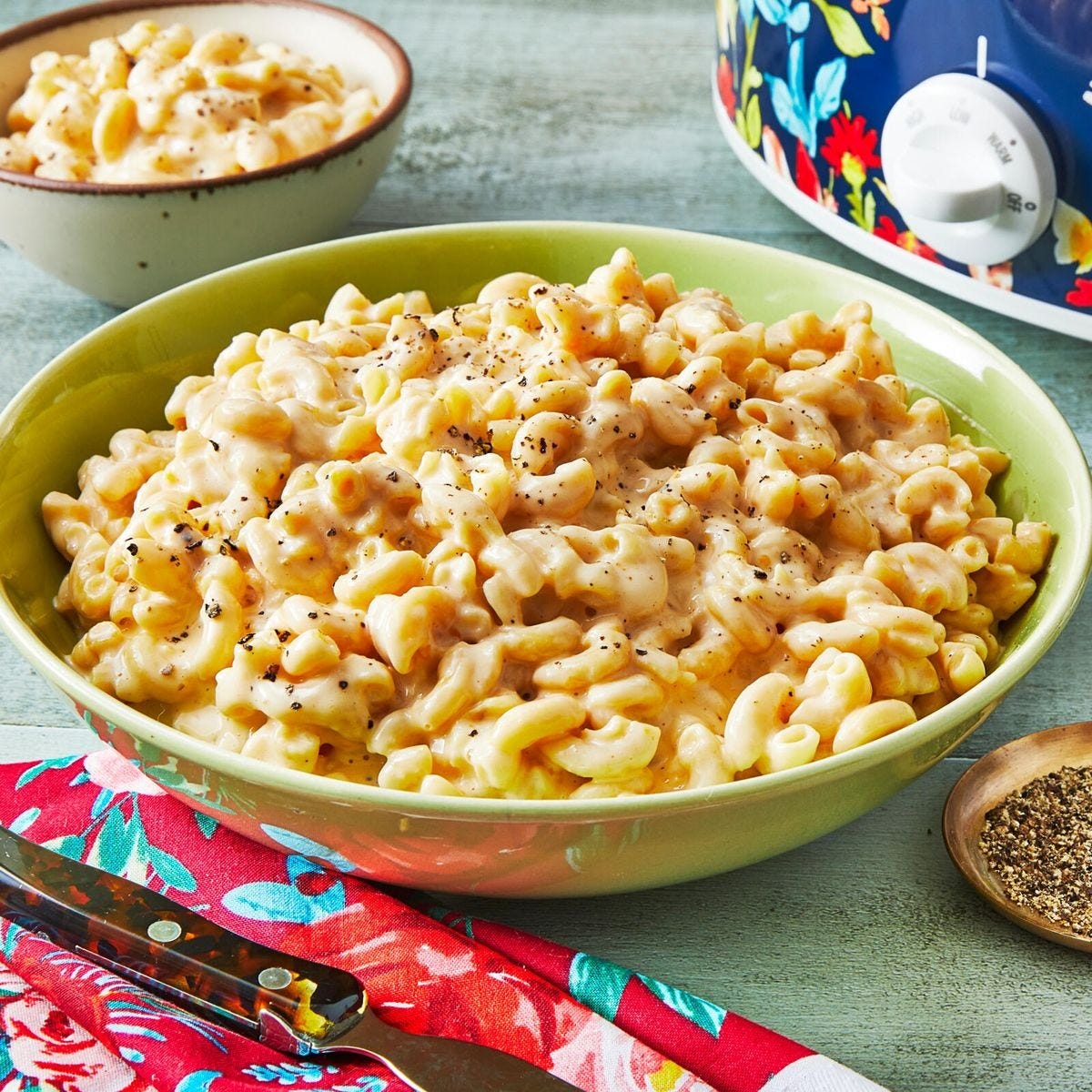 christmas dinner crock pot mac and cheese
