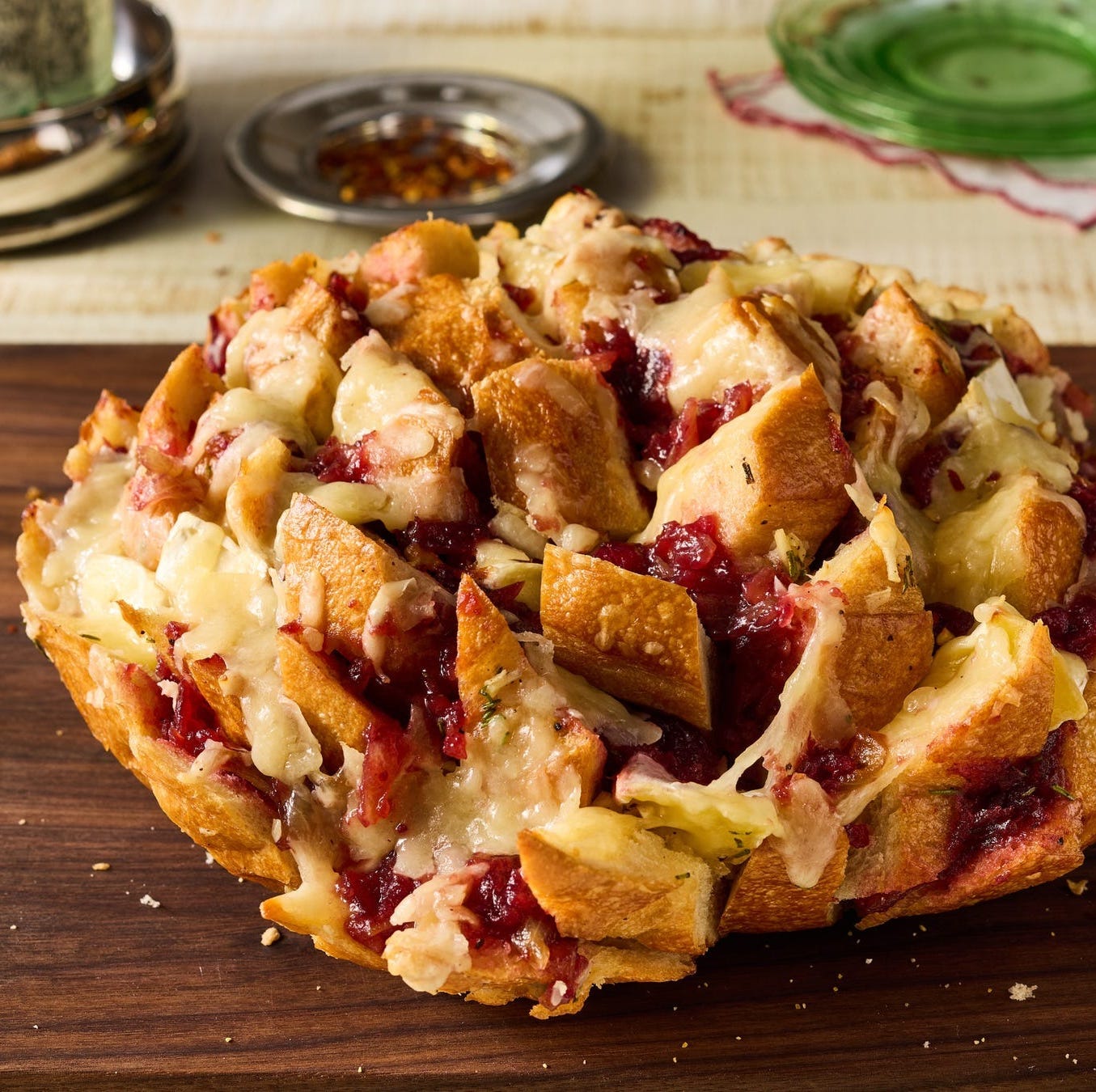 christmas dinners cranberry brie pull apart bread