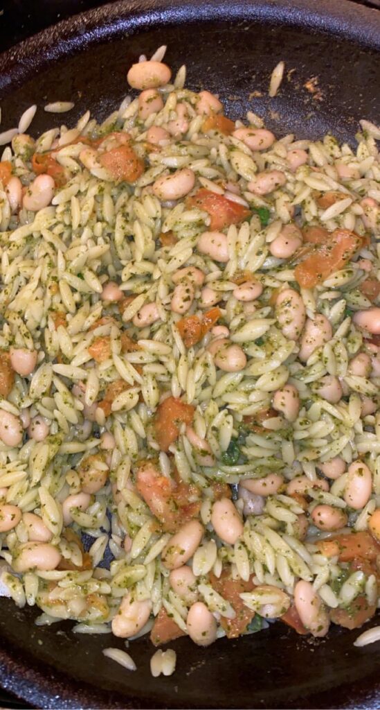 Orzo counts as pasta right? 😂😍 Orzo with diced tomatoes, white beans, and pesto