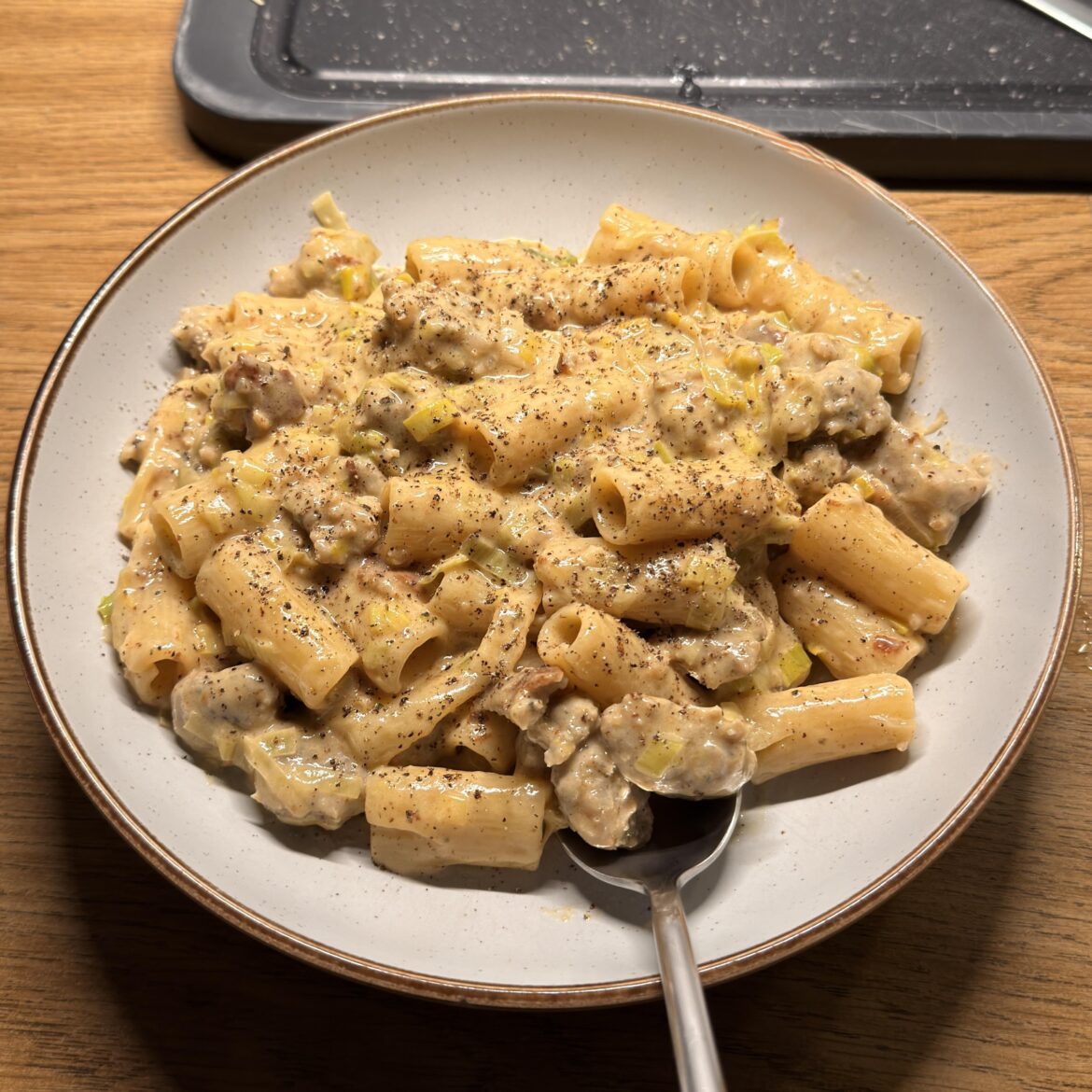Creamy sausage and leek rigatoni