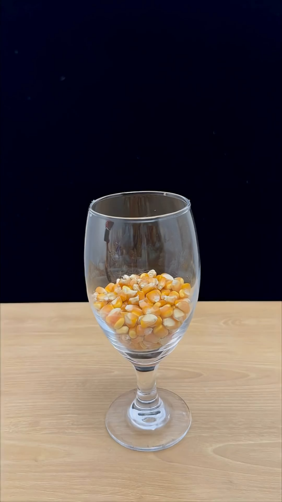 Popcorn made with a 1000℃ hot metal ball (for whatever reason)