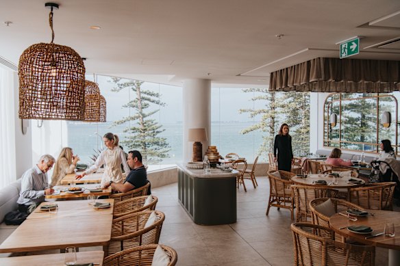 Ammos is across the road from Brighton-Le-Sands.  