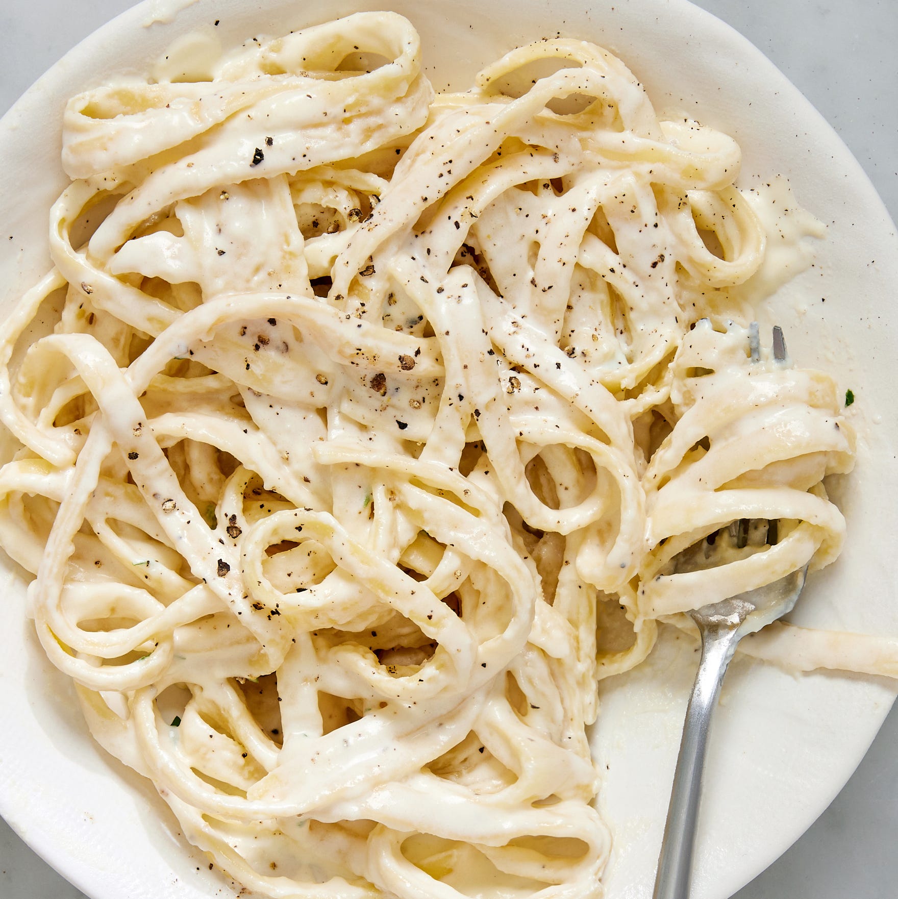 alfredo sauce made with heavy cream garlic and butter