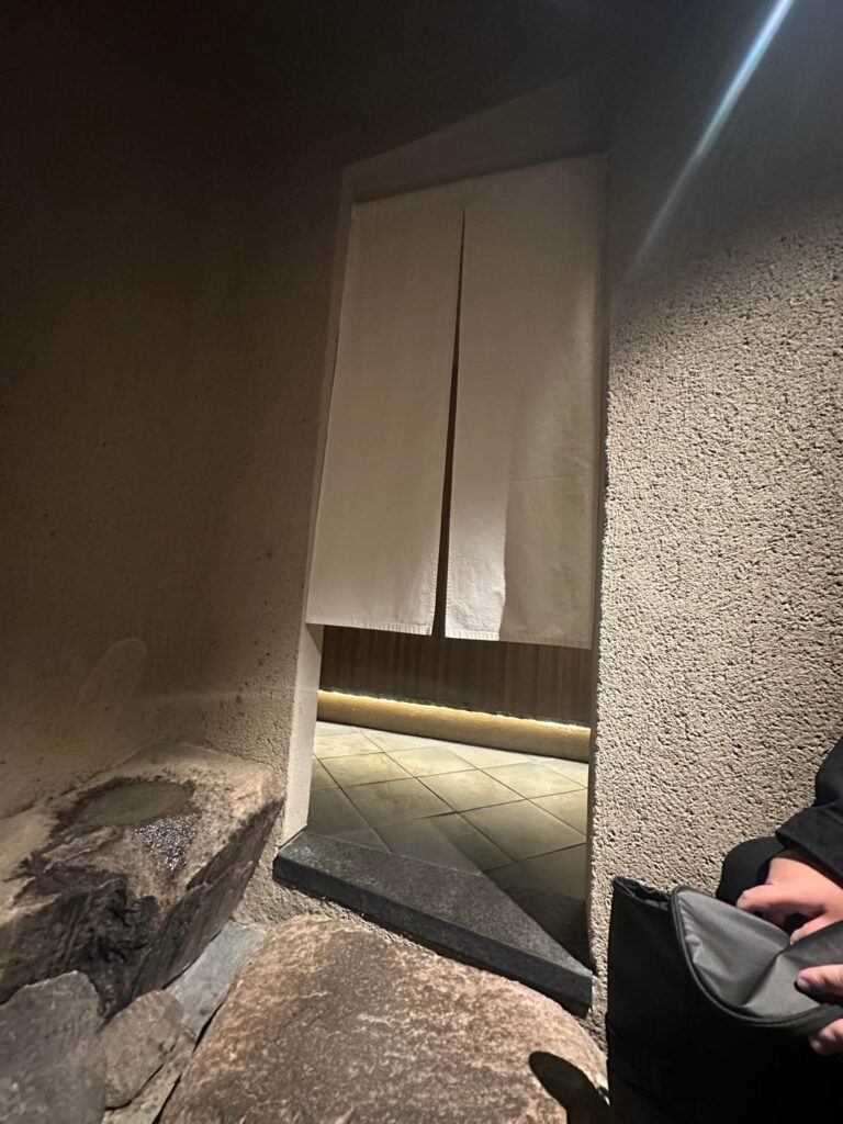 Kurosaki (Tokyo, Japan) - Perfect Modern Luxury