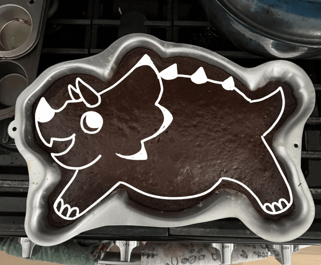 For @DrBagelBuns a dinosaur cake sketch
