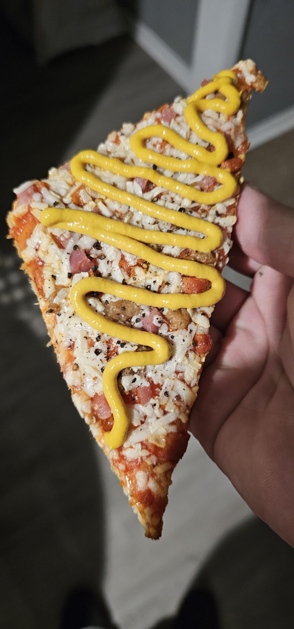 Sometimes I put mustard on pizzq
