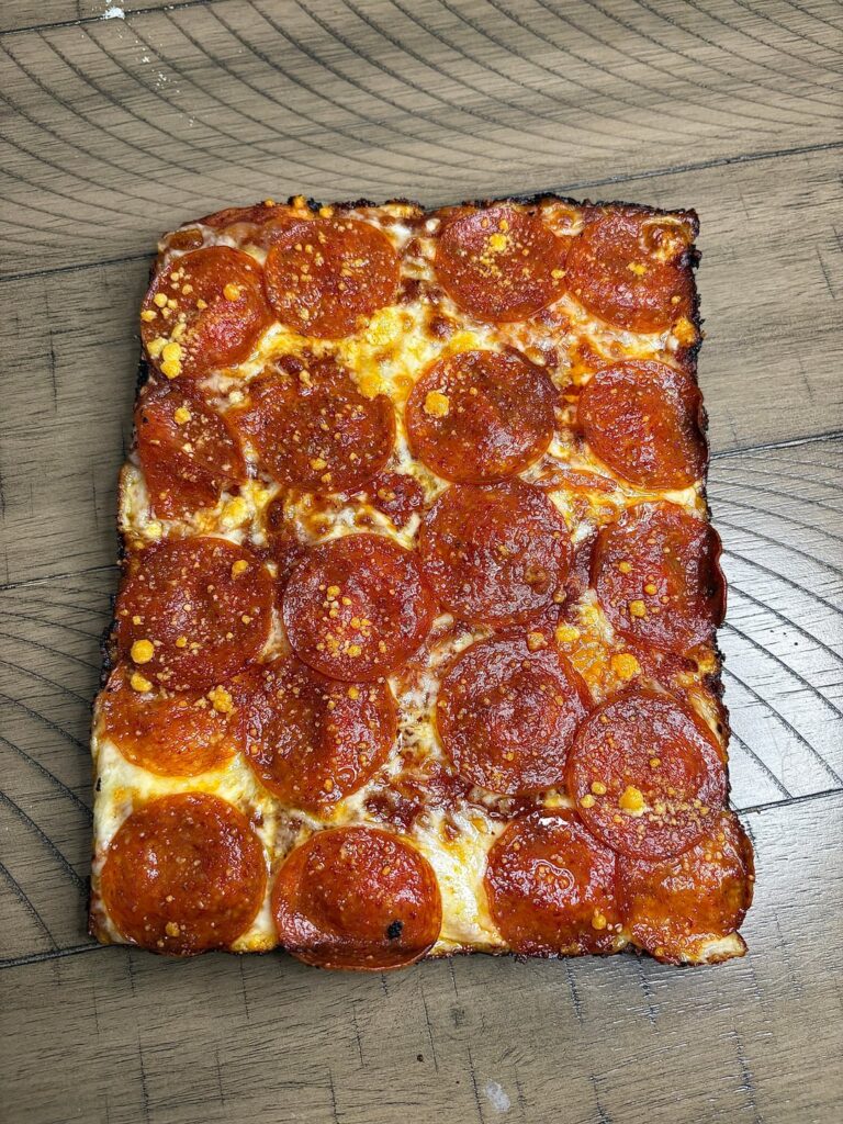 Day 29 of making pizza every day. Pepperoni is too good. 😍