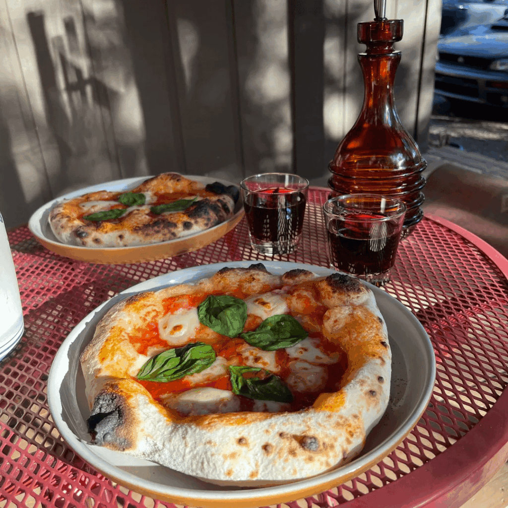 Mozzarella pizza for dinner