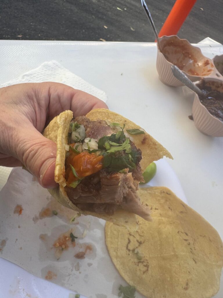 Jus’ a rando barbacoa spot near my hotel-apt in CDMX (near el Monumento de la Revolucion)