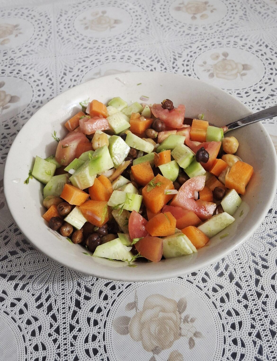 Fresh and healthy chickpeas salad🥗
