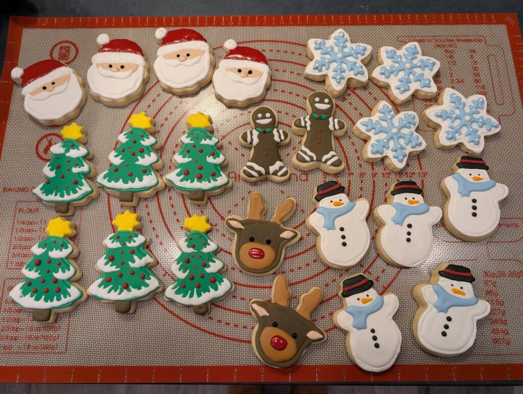 First time decorating. Long-time lurker and gave it a try