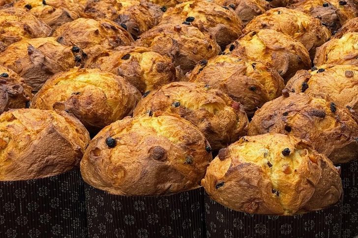 Panettone / Captured from Honeybee Seoul on Instagram