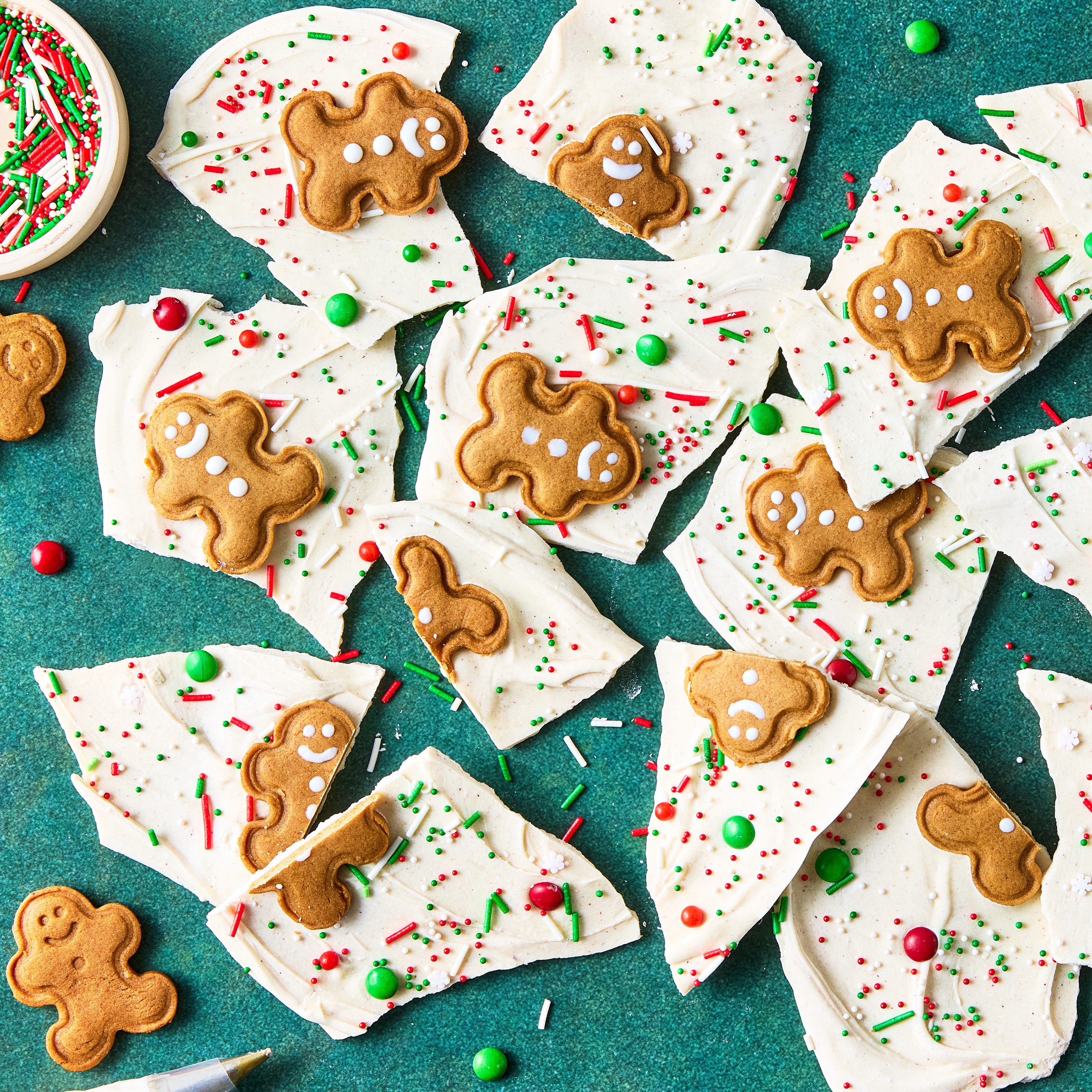 white chocolate bark with gingerbread cookies and sprinkles