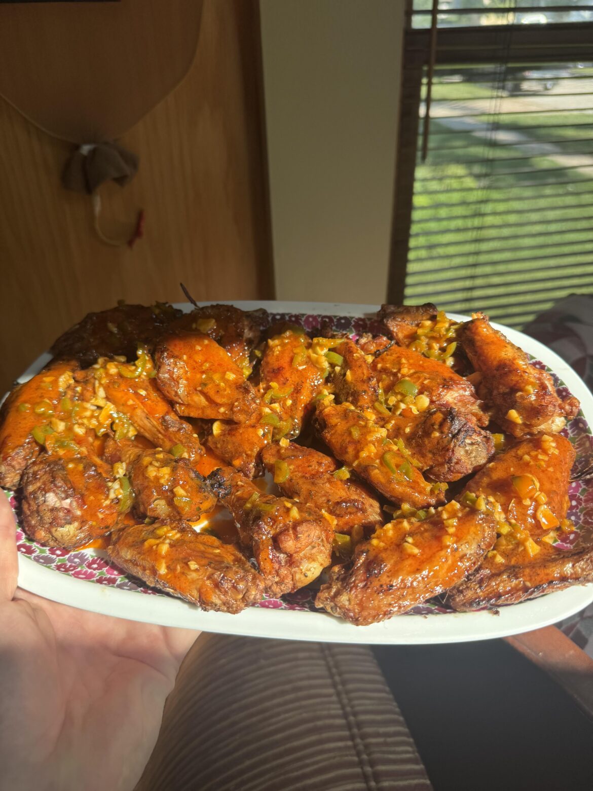 Garlic buttery buffalo wings using the 0-400 method for the first time.