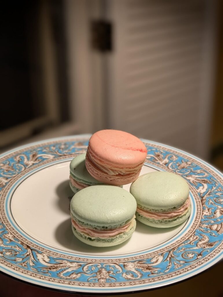 Crimbus Macarons