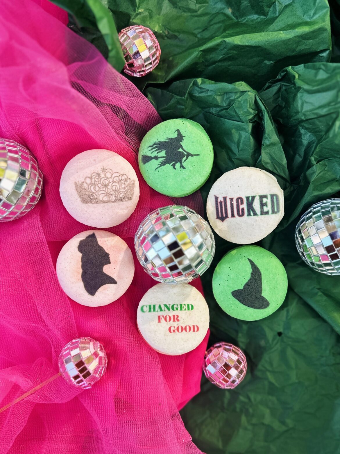Wicked themed macarons