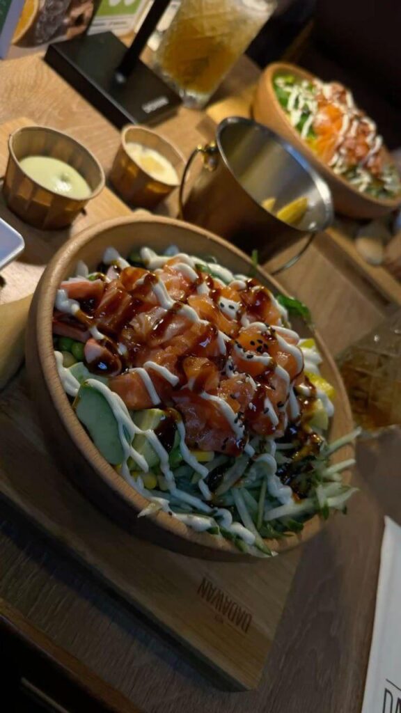 I was hungry after training, and instead of going for something quick I decided to go for a poke bowl (approx. 400 cal)