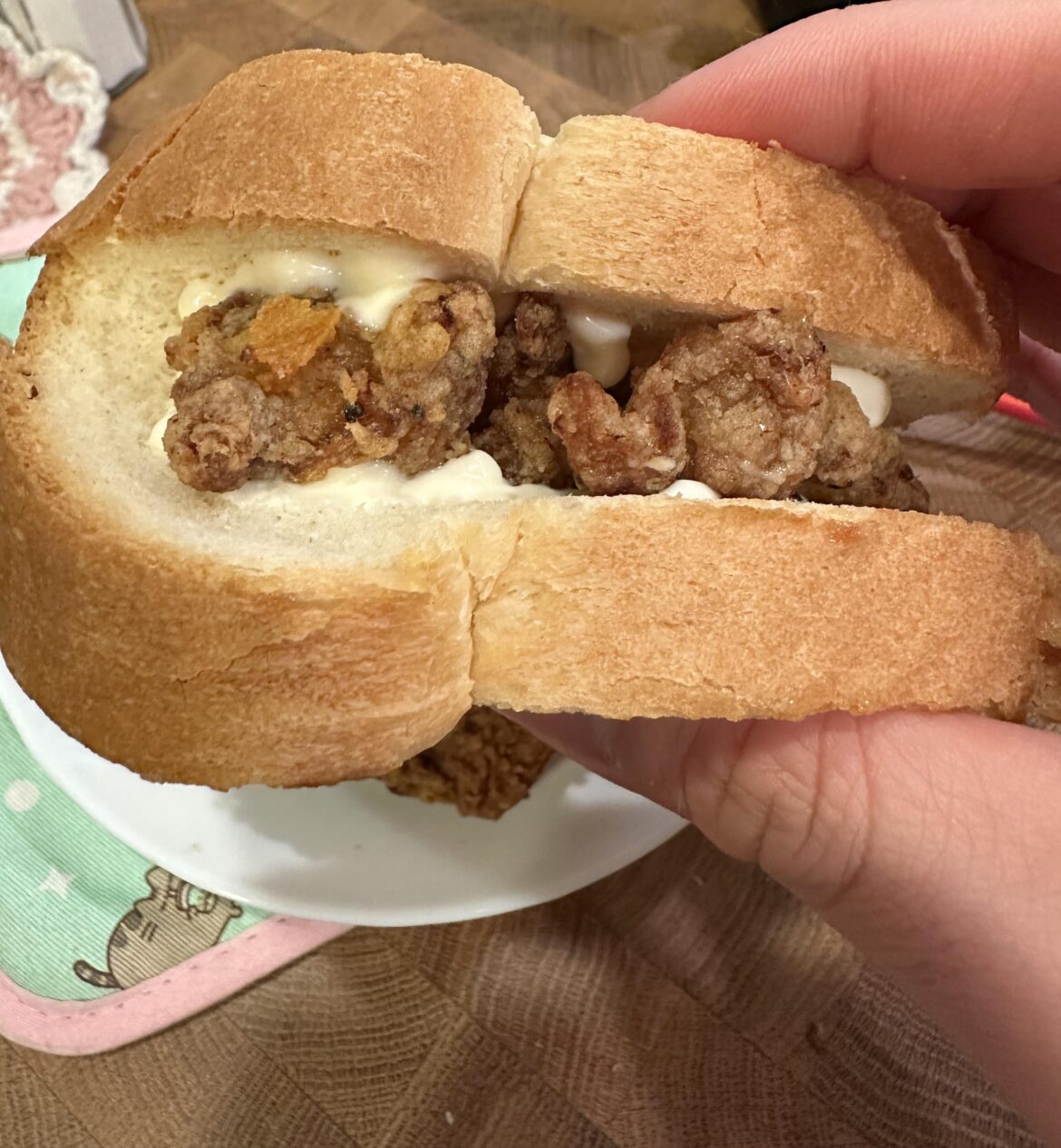 Had some leftover “nankotsu karaage” (aka fried chicken knuckle) in the fridge. Knuckle sandwich.