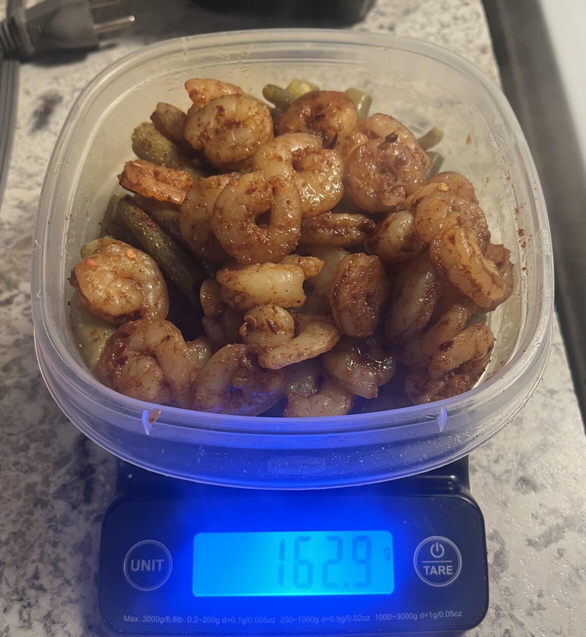 Lunch for tommorow . I am the queen of repeating meals lol. ! 233 calories 25g protein🖤 genuinely enjoy the meals I eat , and that’s what makes this sustainable .