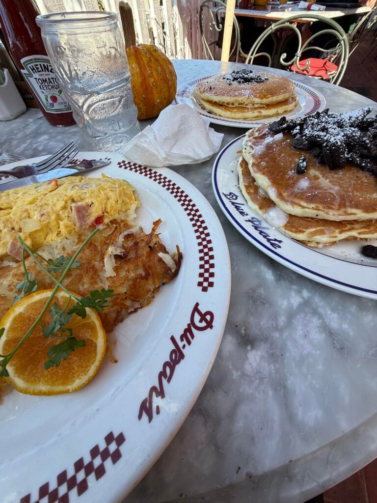 Oreo pancakes at DuPars