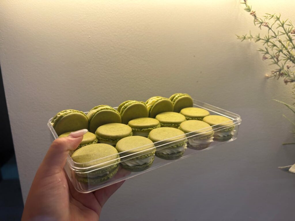 matcha macarons with cream cheese filling