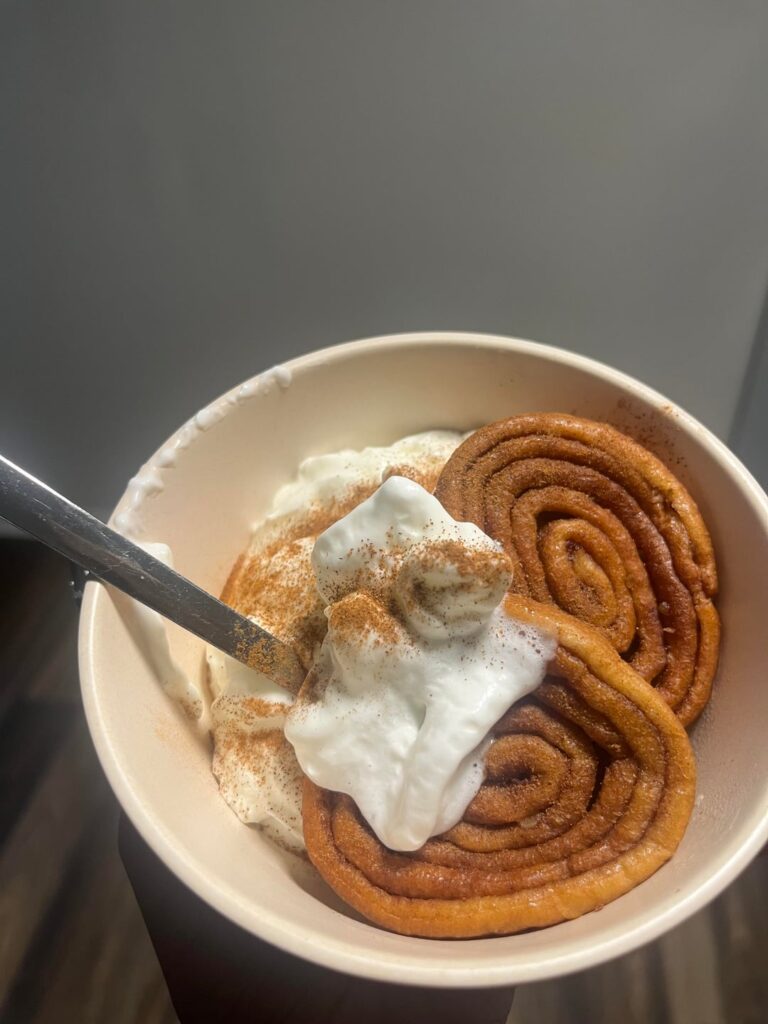 Two pecan swirls with vanillla yogurt & whip cream :-) 295 calories 🖤