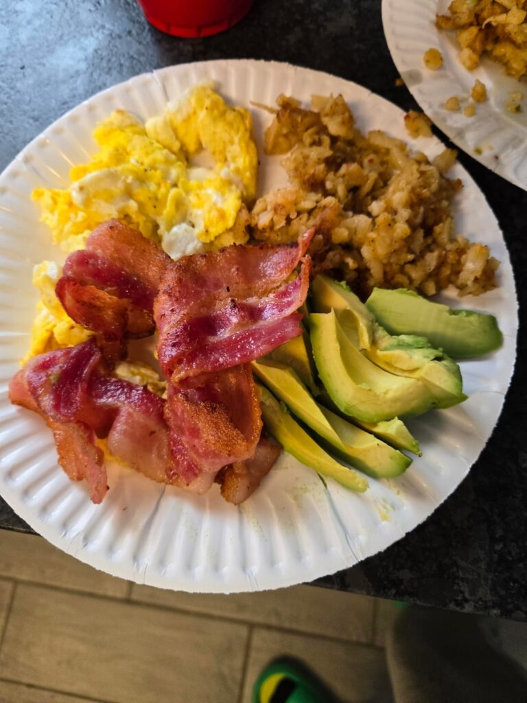 Eggs,bacon,hashbrowns, and avacado