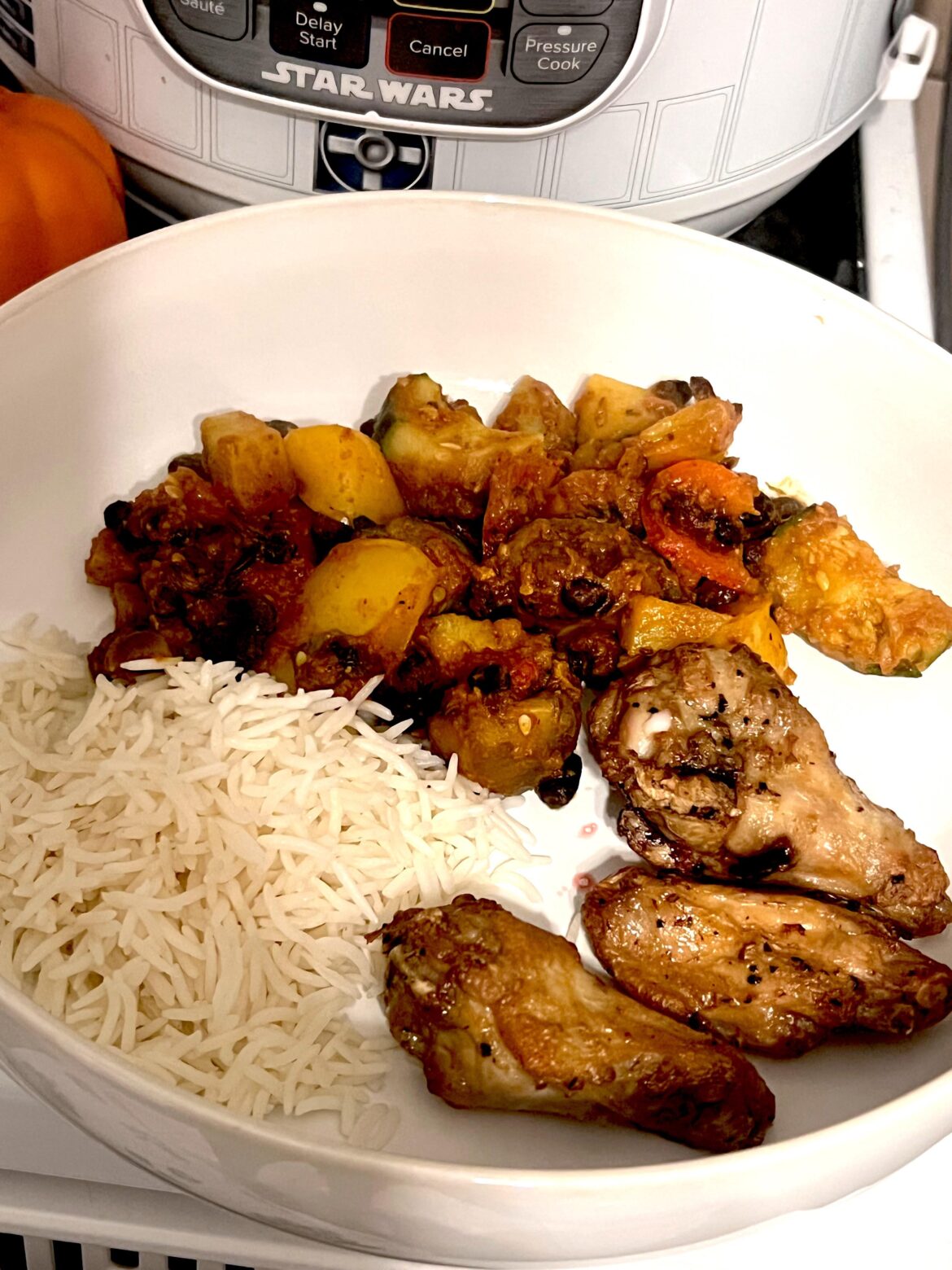 Veggie Chilie rice with chicken wings ~ 430 cal