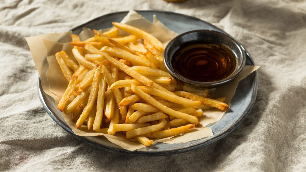 If You're Not Using Malt Vinegar On Your French Fries, You're Missing Out