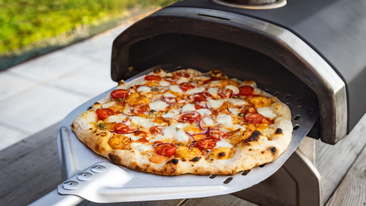 What Temperature Should You Bake Pizzas At In An Outdoor Oven? What Temperature Should You Bake Pizzas At In An Outdoor Oven?