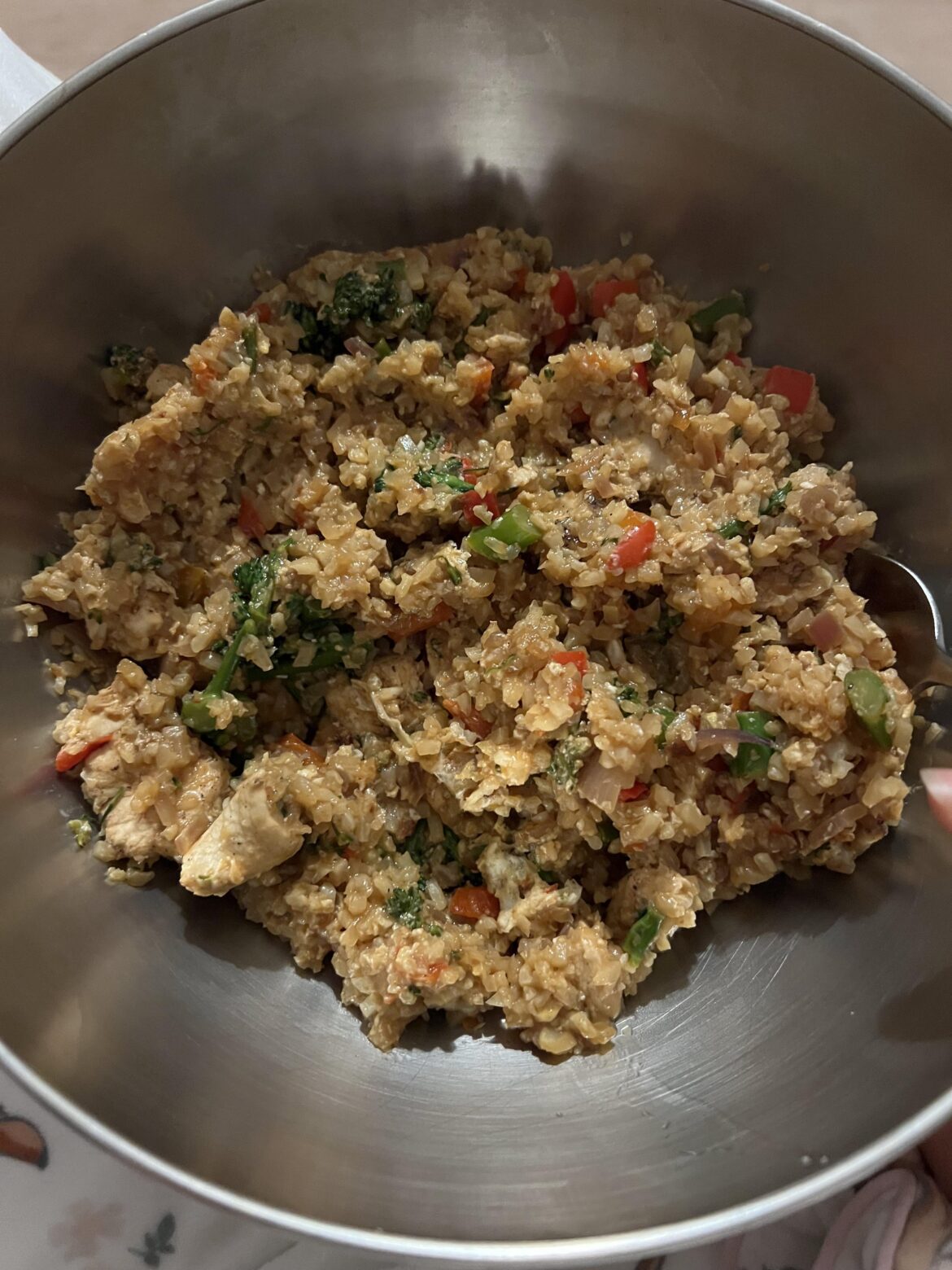 Fried Cauliflower Rice with Chicken & Veggies 🍱🥢