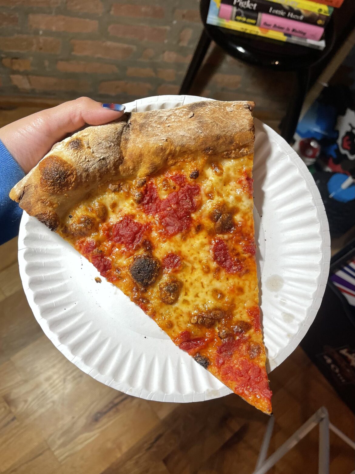 Chomp’s Pizza inside the 18th St pink line stop